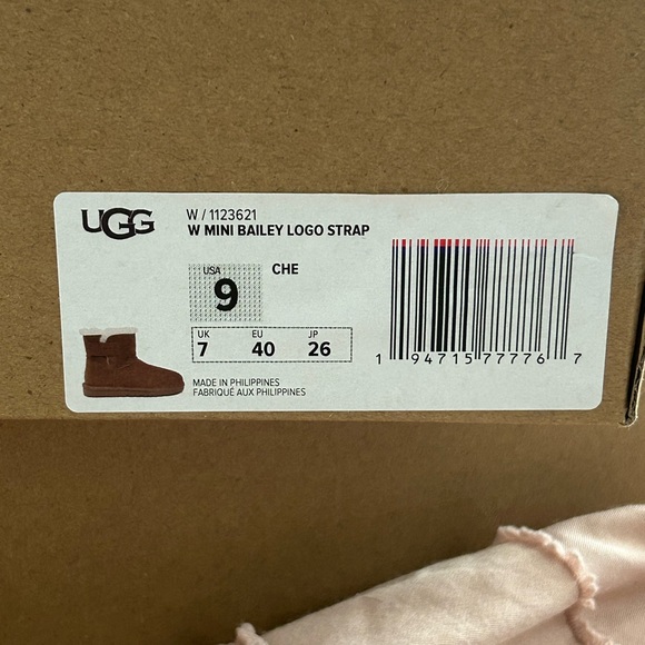 Brand new Ugg Boots, never worn. - Picture 2 of 5